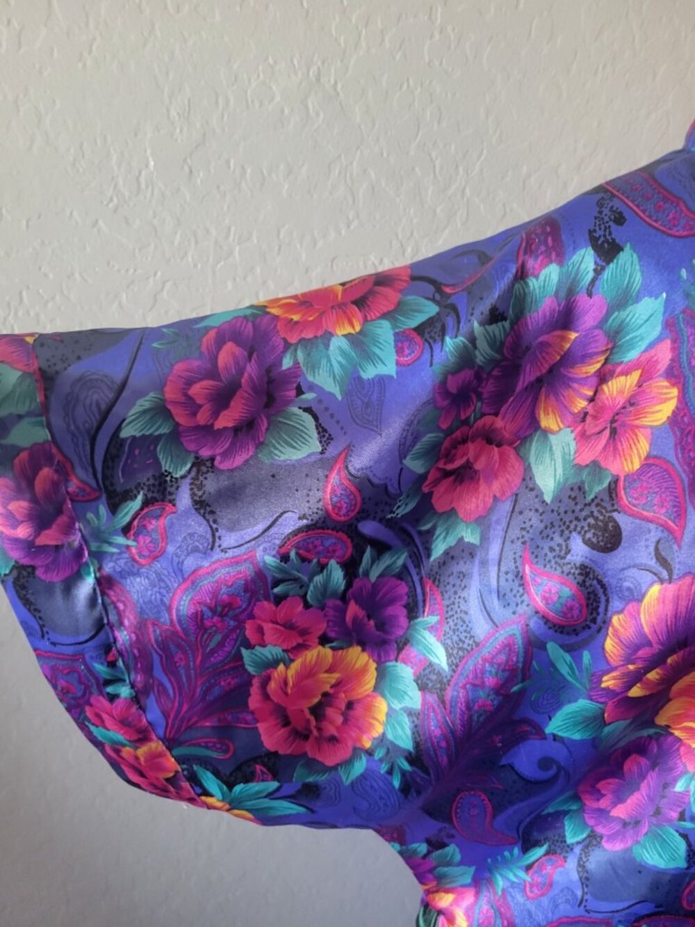 JO Intimates Purple Floral Mid Length Satin Robe w/belt Size M Loungewear Kimono - Picture 3 of 7